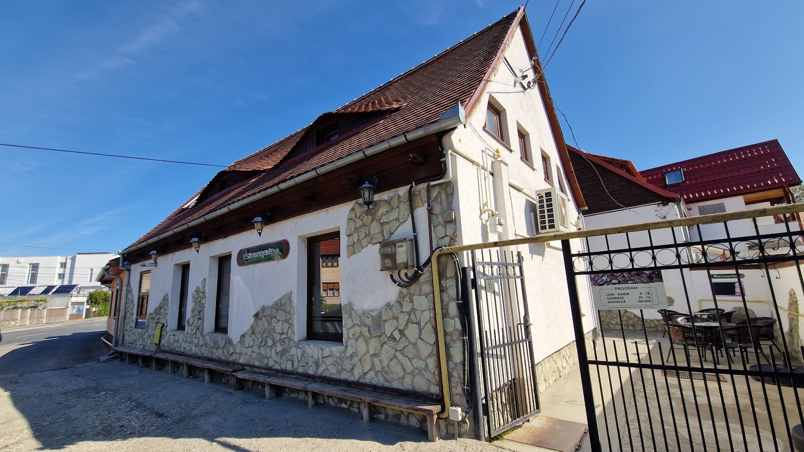 Stravagante Caffe — exterior